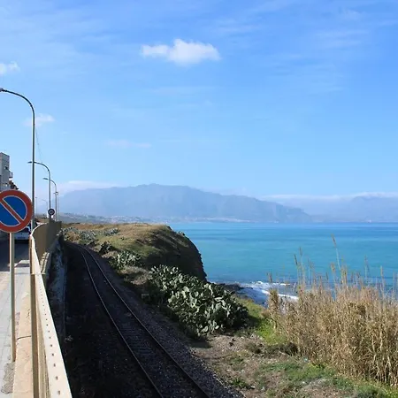 Mansarda Con Terrazza A 50 Metri Dal Mare